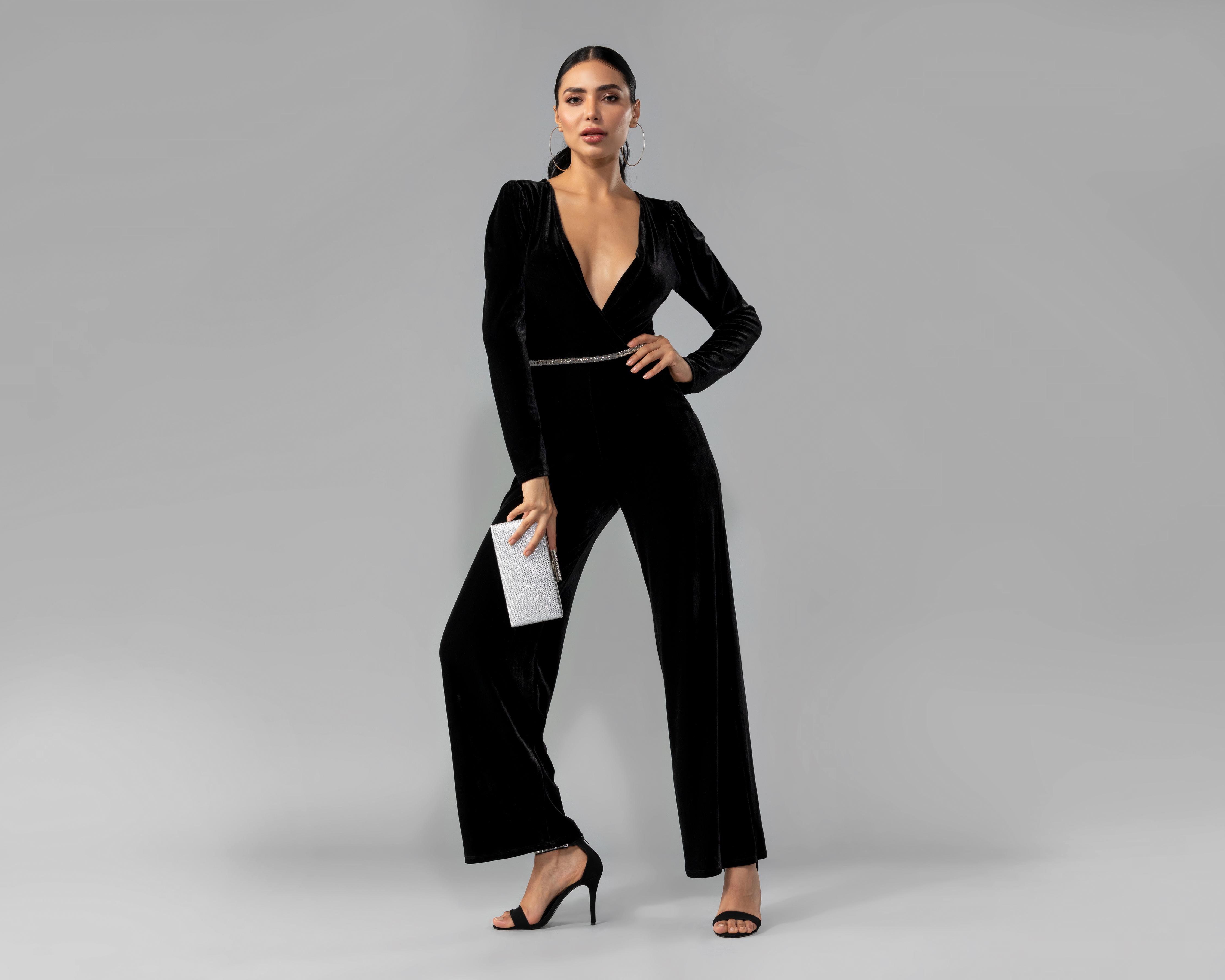 Jumper Jennifer Lopez de Noche Terciopelo Negro con Escote V