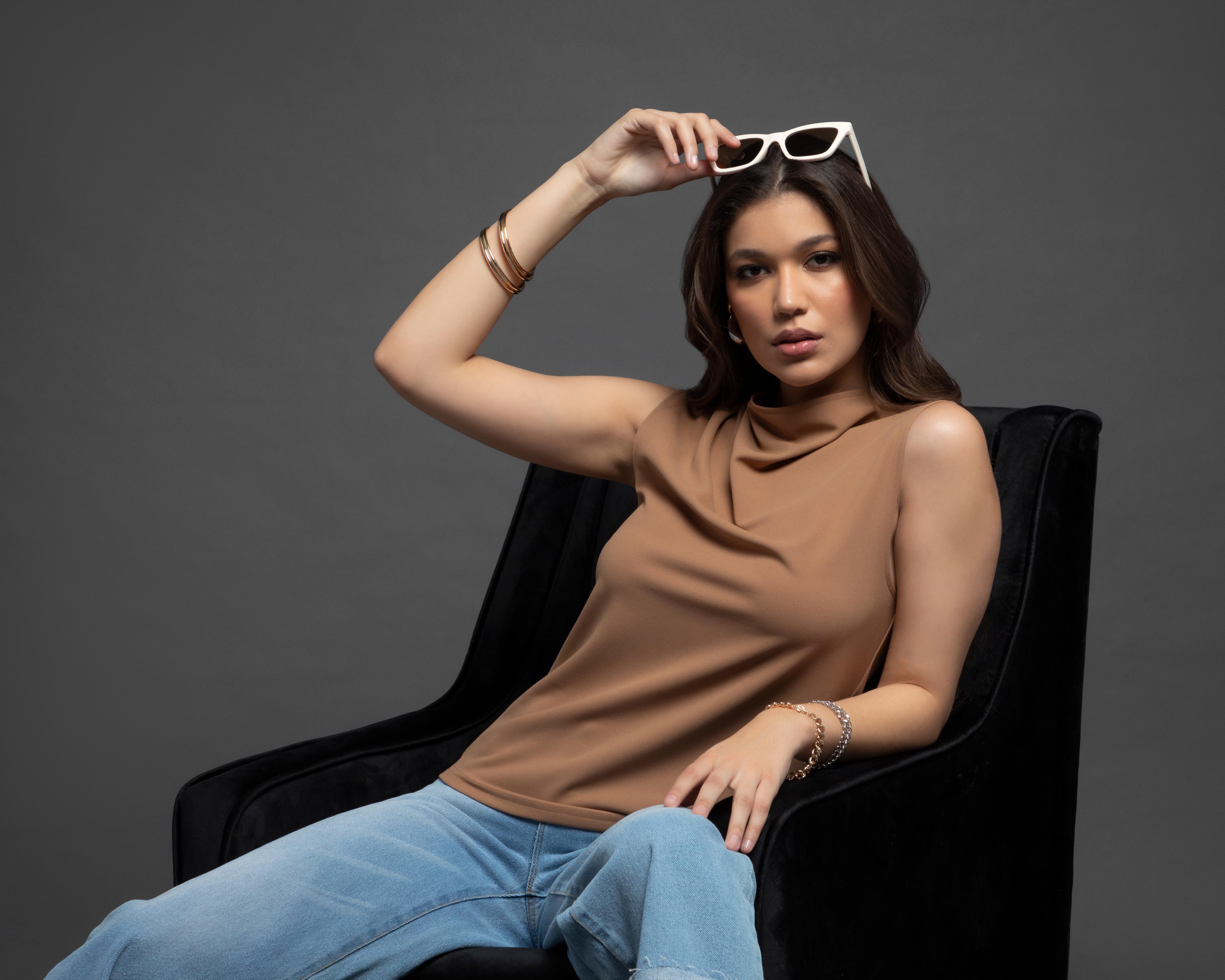 Blusa Jennifer Lopez Beige sin Mangas