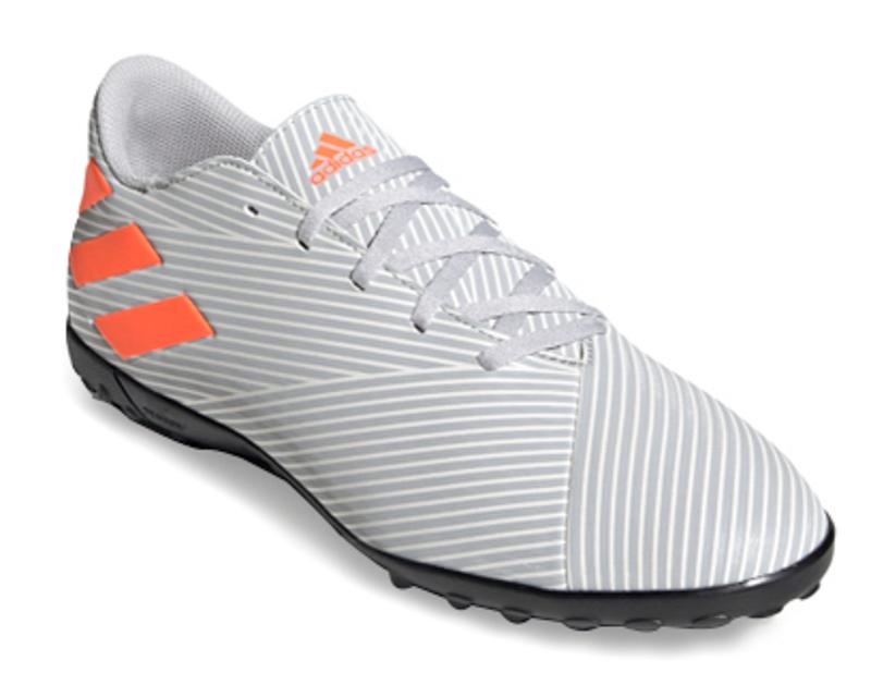 nemeziz grises con naranja