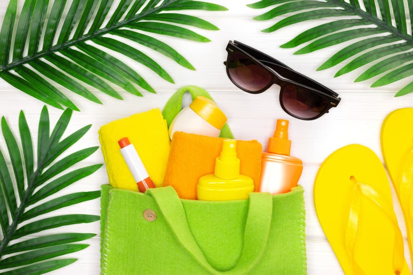 Todo lo que necesitas en tu cosmetiquera de viaje para tus próximas vacaciones