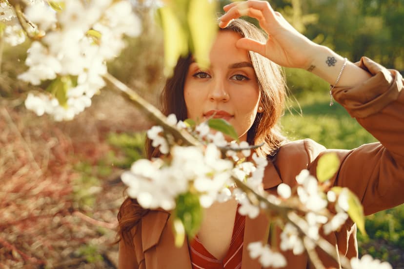Combina estilos con los outfits de primavera-verano más populares