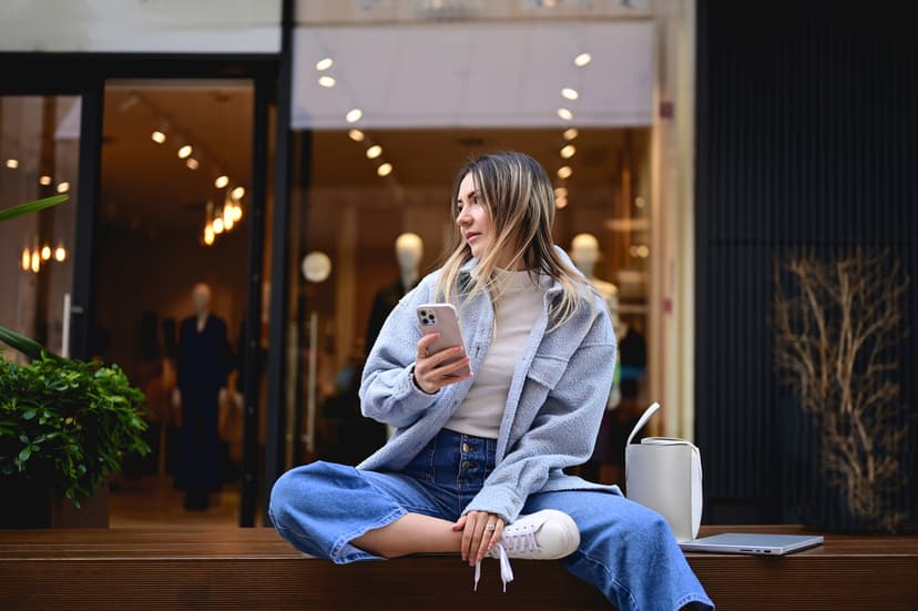 Moda azul: ¿cómo vestir el color de la temporada?