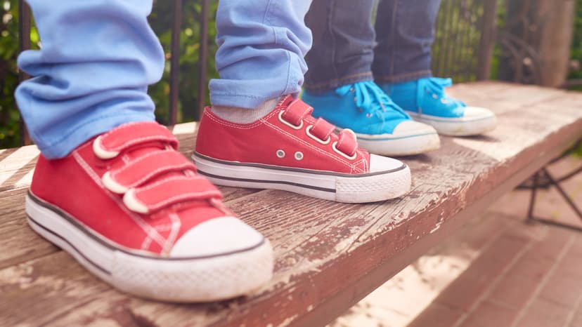 Los mejores tenis en oferta para que tus niños estén a la moda