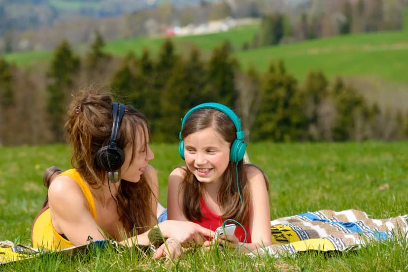 Festeja el Día de las Madres con la mejor playlist para mamá