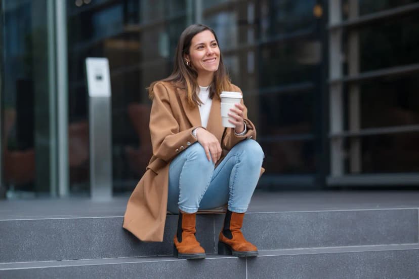 Botas con jeans y suéter: combinaciones ganadoras
